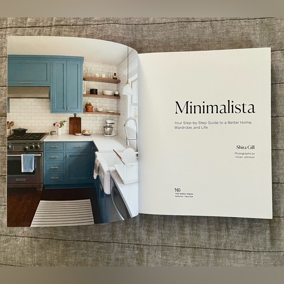 Minimalista Hardcover Book - Picture 4 of 4